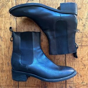 Cole Hahn Waterproof Leather Boots 8